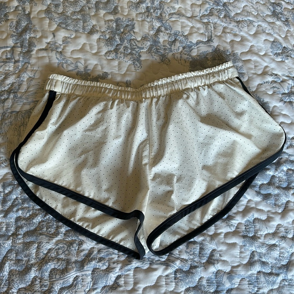 Rabbit Running Women's Repeats 2" White & Navy Size Medium New without tags.